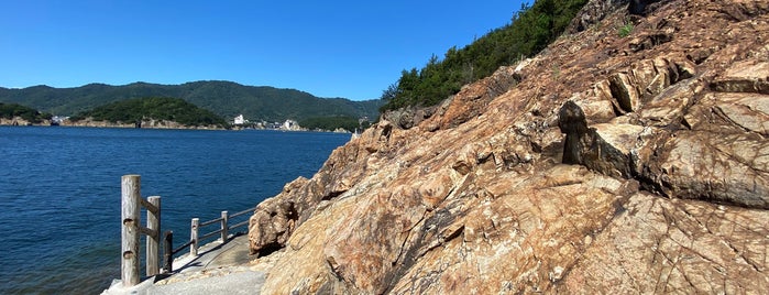 五色岩 is one of 自然地形.