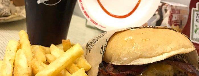 Johnny Rockets is one of André 님이 좋아한 장소.