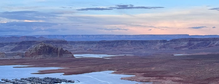 Wahweap Scenic Overlook is one of USA Canyons.