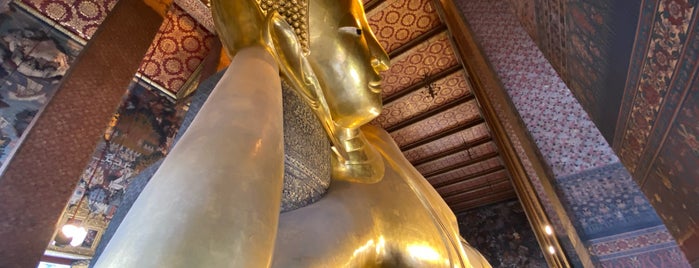 Reclining Buddha is one of Bangkok.
