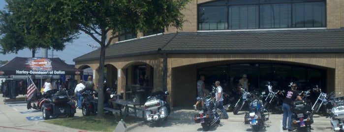 Dallas Harley-Davidson is one of Tempat yang Disukai Cralie.