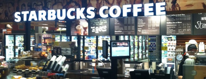 Starbucks is one of Locais curtidos por Ben.