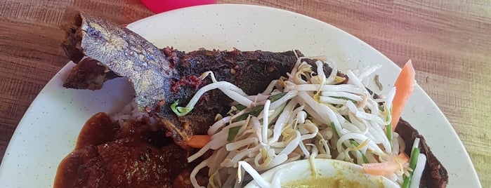 Kedai Makan Kak lang D`Rimba is one of Worth Trying in N Sembilan.