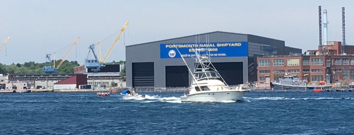 ポーツマス海軍造船所 is one of Submarines.