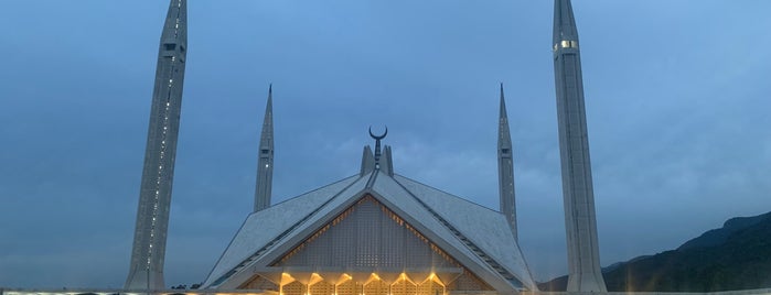 Shah Faisal Masjid is one of Top 10 favorites places in Islamabad, Pakistan.