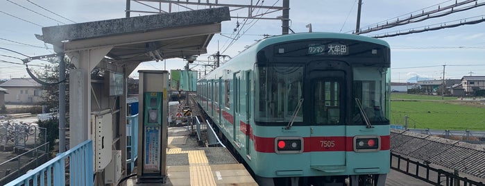 Tokumasu Station (T40) is one of 西鉄天神大牟田線.