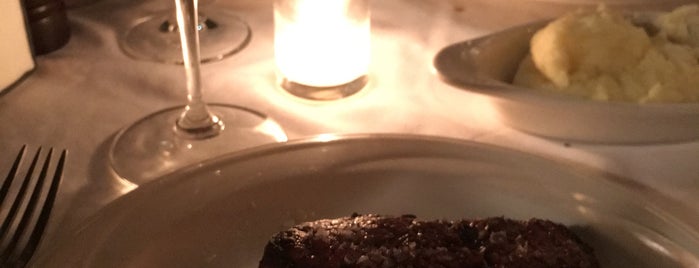 Keens Steakhouse is one of The 15 Best Places for Filet Mignon in New York City.