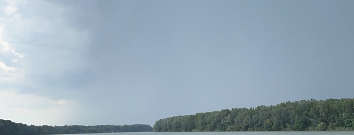 Rusovské jazero is one of Bratiska.