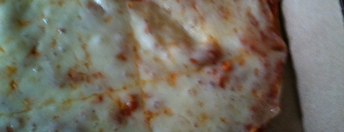 Red-L Pizza is one of Locais salvos de ☕️.