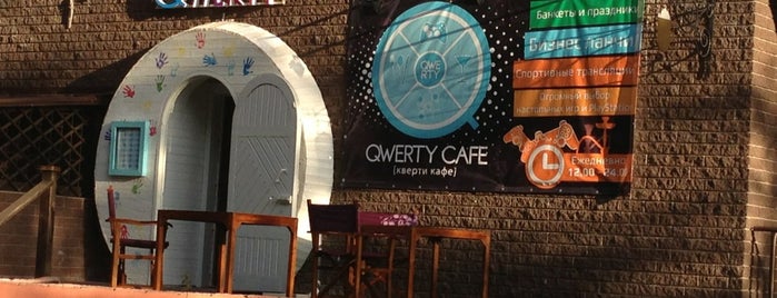 Qwerty Cafe is one of Tempat yang Disukai Polly.