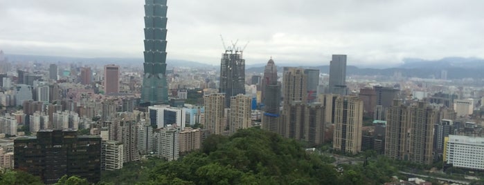 Elephant Mountain is one of Trekkin' in Taipei.