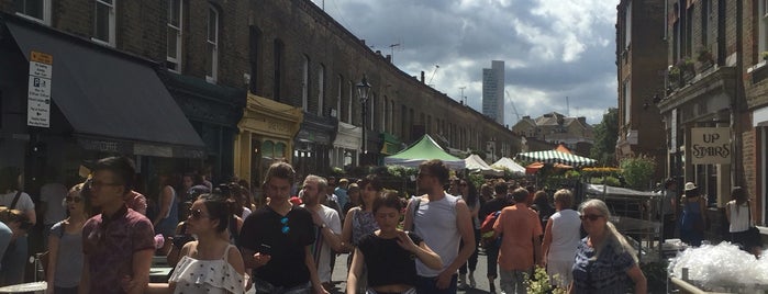 Columbia Road Flower Market is one of Lovin' London.