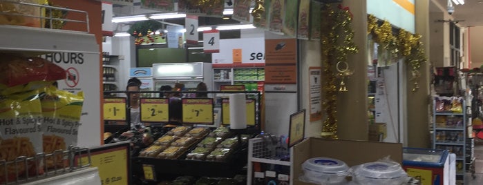 Giant Super is one of Micheenli Guide: 24-hour supermarkets in Singapore.