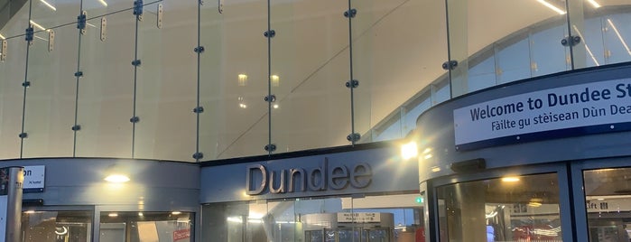 Dundee Railway Station (DEE) is one of mamma.
