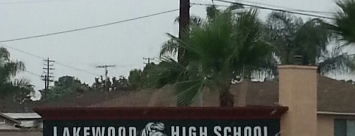 Lakewood High School is one of Locais curtidos por Peter.
