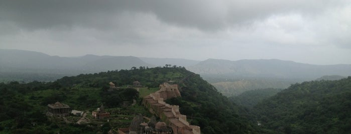 Kumbhalgarh Fort is one of Udaipur n Environs.