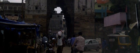 Mahudi gate is one of Gujarat Tourist Circuit.