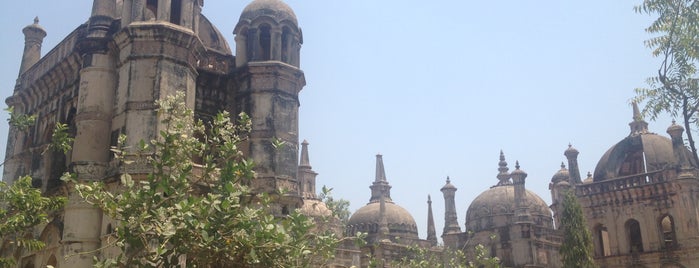 English Cemetery is one of Surat Tourist Circuit.