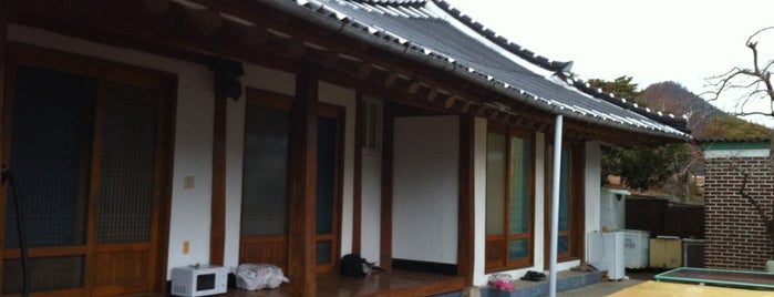 신성민박 is one of 전라남도의 게스트하우스/Guesthouses in South Jeolla Area.