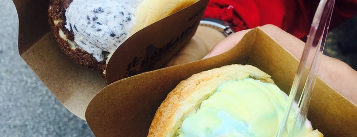 Hokkaido Ice Cream Puff is one of Alyssa 님이 좋아한 장소.