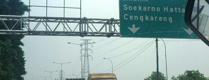 Gerbang tol jembatan 3 is one of Penjaringan, Jakarta Utara.