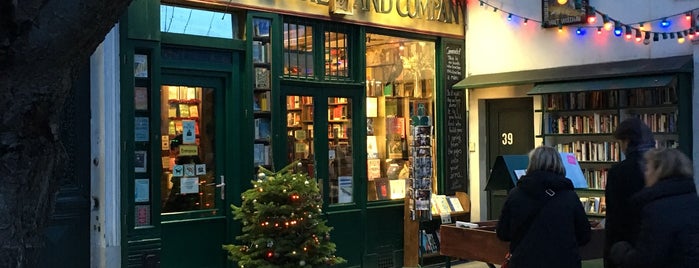 Shakespeare & Company is one of Burcu’s Liked Places.