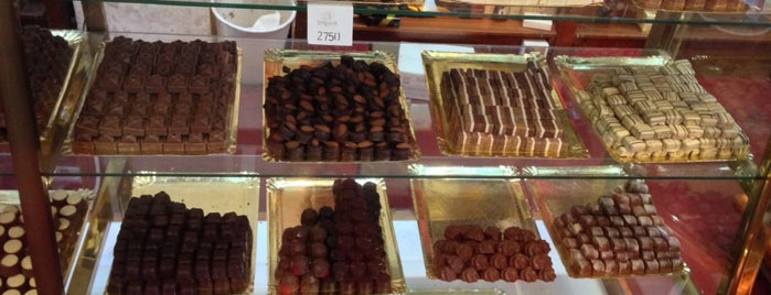 Chocolateria EntreLagos is one of Orte, die Roberto gefallen.