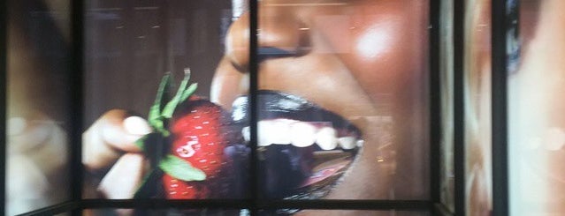 Strawberry is one of Kimmie : понравившиеся места.
