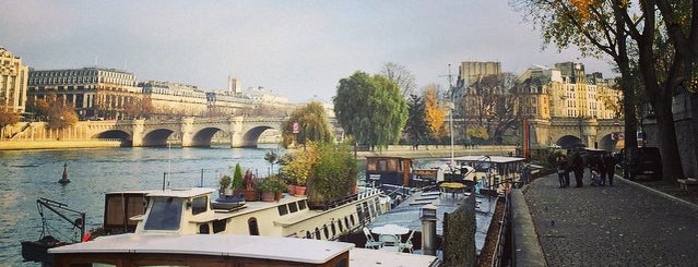 Carré Rive Gauche is one of Paris.