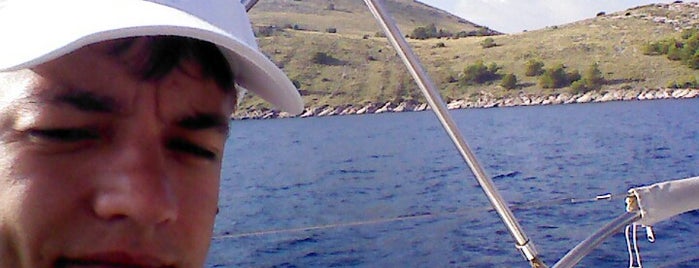Katina island is one of Lugares favoritos de David.