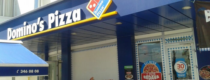 Domino's Pizza is one of Tempat yang Disukai Hulya.