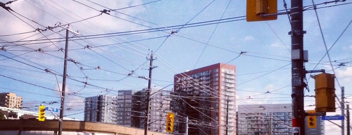 King & Dufferin is one of p (roads, intersections, areas - TO).