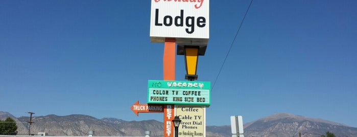 NEVADA: Vintage Signs & Offbeat Attractions