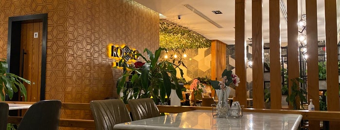 Rosso Lounge is one of Tempat yang Disukai Alaa.