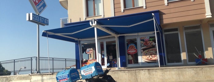 Domino's Pizza is one of สถานที่ที่ Özlem ถูกใจ.