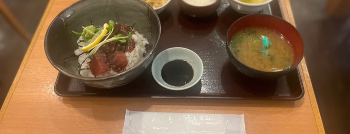 酒房 灘 is one of food.
