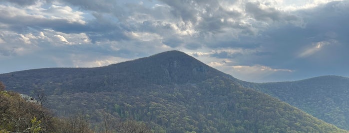 Crescent Rock Overlook is one of Charlottesville, VA.