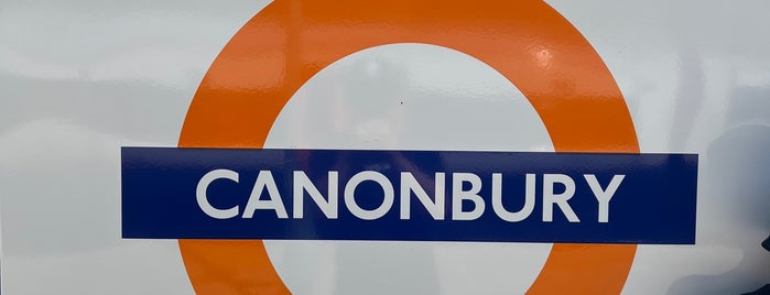 Canonbury Railway Station (CNN) is one of Kurt : понравившиеся места.