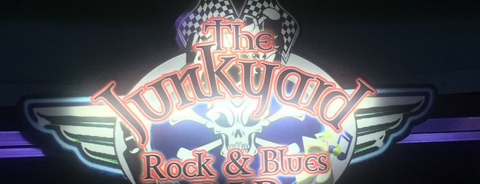 junkyard rock & blues bar is one of Locais curtidos por Edzel.