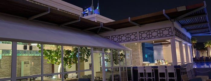 Nasmat Lounge & Restaurant is one of Alzoabi home.