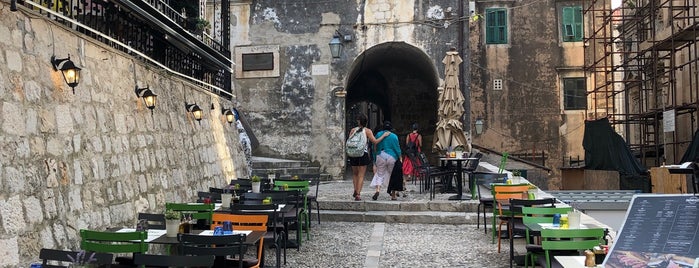 Paparazzo is one of Dubrovnik - juli 2017.