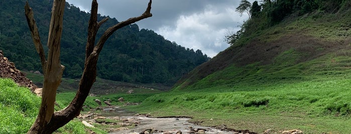 น้ำตกเขาช่องลม is one of นครนายก ปราจีนบุรี สระแก้ว.