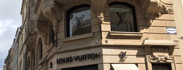 Louis Vuitton is one of Locais salvos de PolvitoMorado.