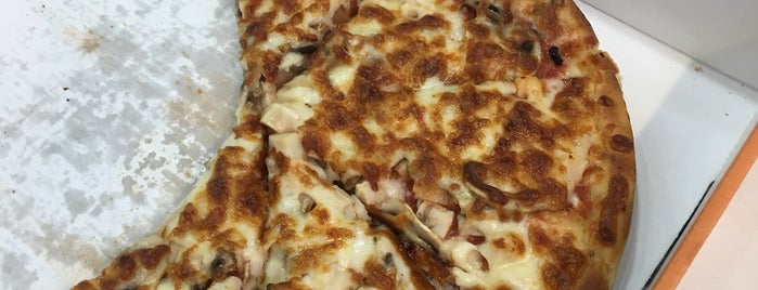 Pizza Co. is one of Locais curtidos por Mathew.