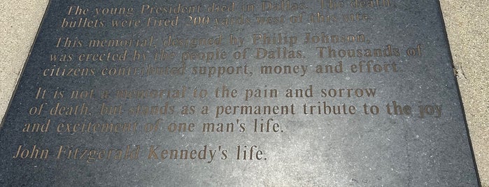 John F. Kennedy Memorial Plaza is one of Locais salvos de Shayla.