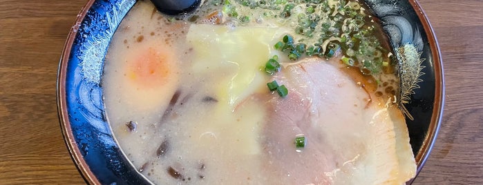 とんこつラーメン黒竜 is one of Restaurant(Neighborhood Finds)/RAMEN Noodles.