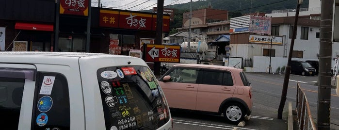 すき家 2国岩国室の木店 is one of Tempat yang Disukai ZN.