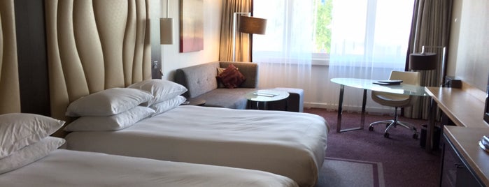 Hilton Vienna Danube Waterfront is one of Posti che sono piaciuti a Dina.