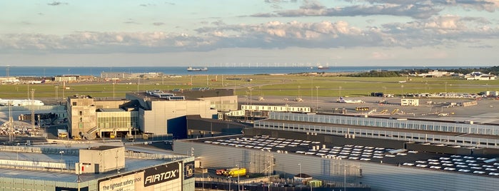 Clarion Hotel Copenhagen Airport is one of Tempat yang Disukai Murat.