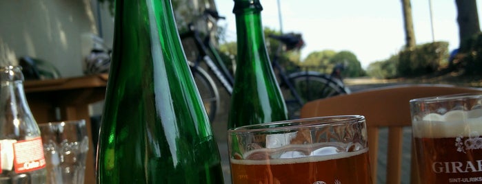 Café Sint-Anna (bij Lydia) is one of Beer / Gueuze & Lambic Pubs (De Lambiekstoempers).